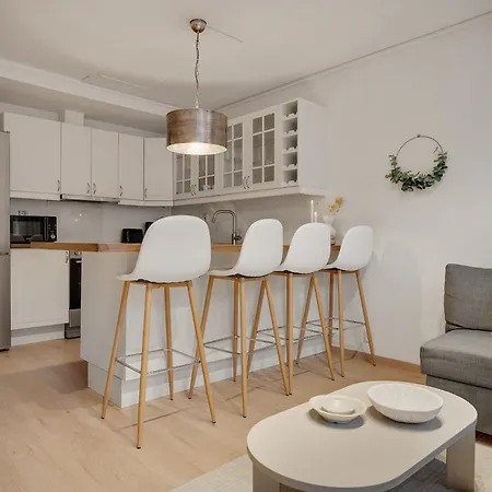 3 Soverom, Sentralt I Og Moderne Bad Apartament