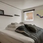شقة 3 Soverom, Sentralt I Og Moderne Bad *