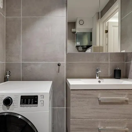 3 Soverom, Sentralt I Og Moderne Bad