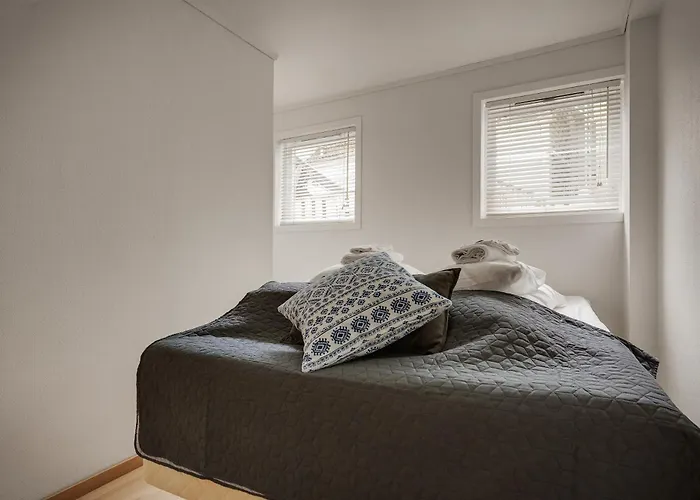 3 Soverom, Sentralt I Og Moderne Bad *